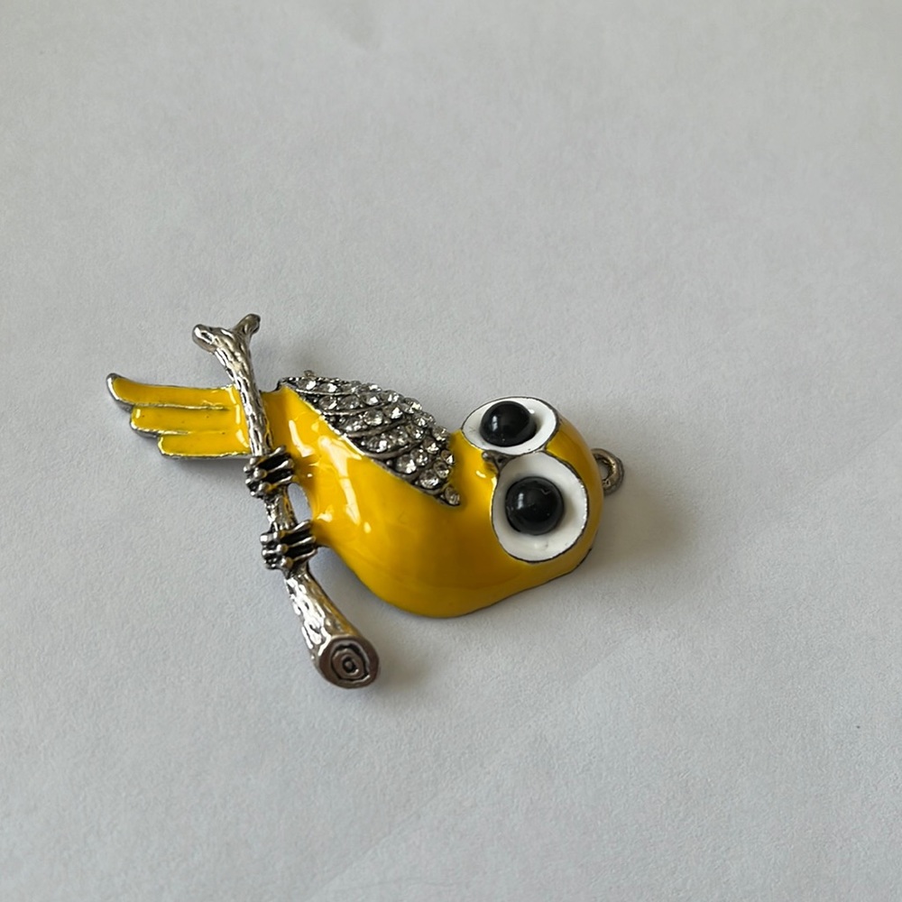 Pendant Owl Yellow Body, Black Eyes, Rhinestone Wing, White & Goldtone